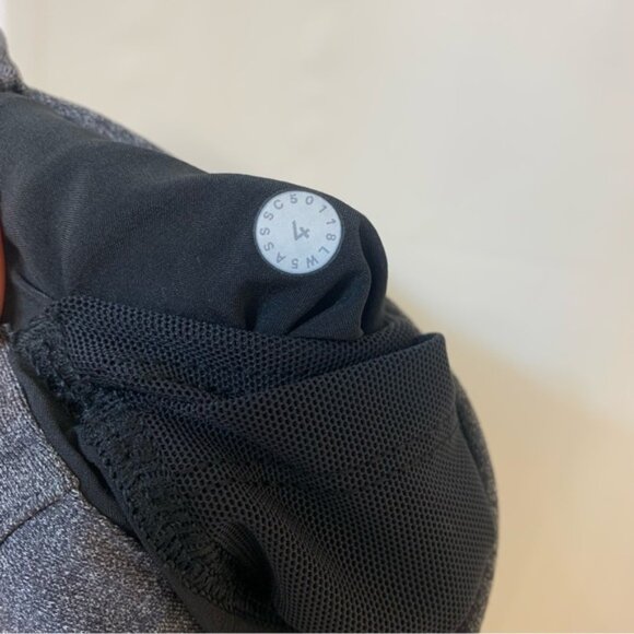 Lululemon On The Fly Pant Heathered Black 28” Size 4 - Picture 8 of 10